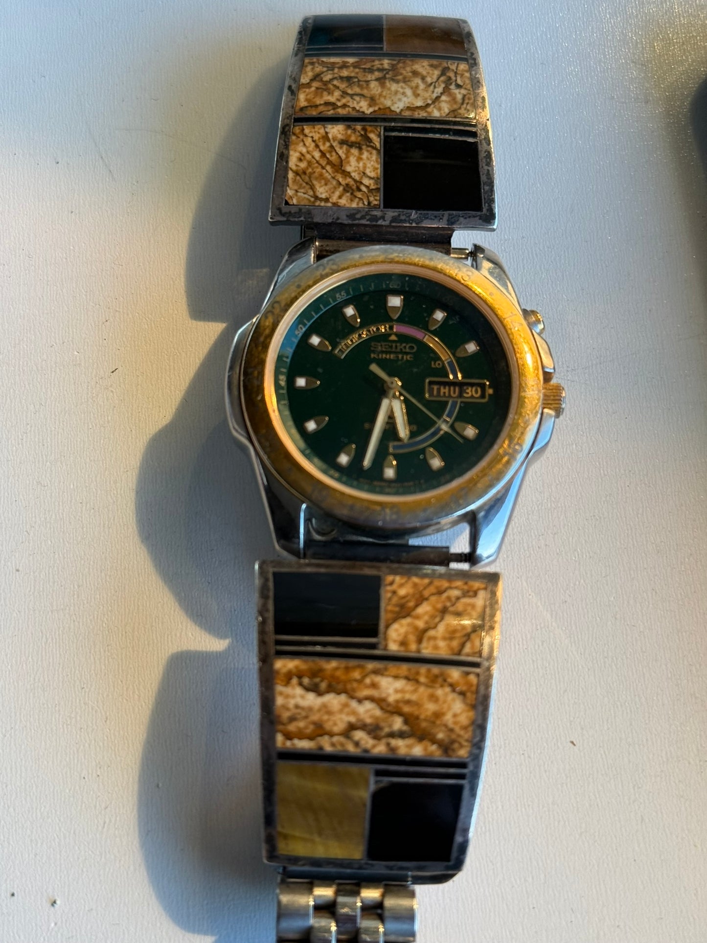 Seiko Kinetic Mens Watch Day Date Silver Gold Stainless Super Smiths Watch Band.