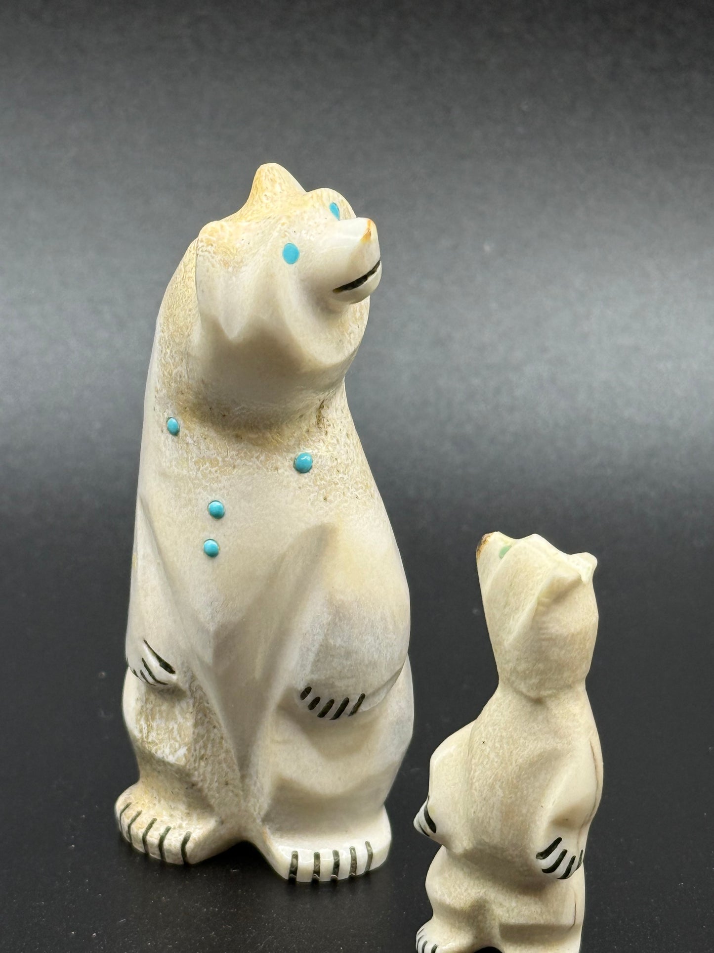 Bear Zuni Fetish Carvings- Claudia Peina