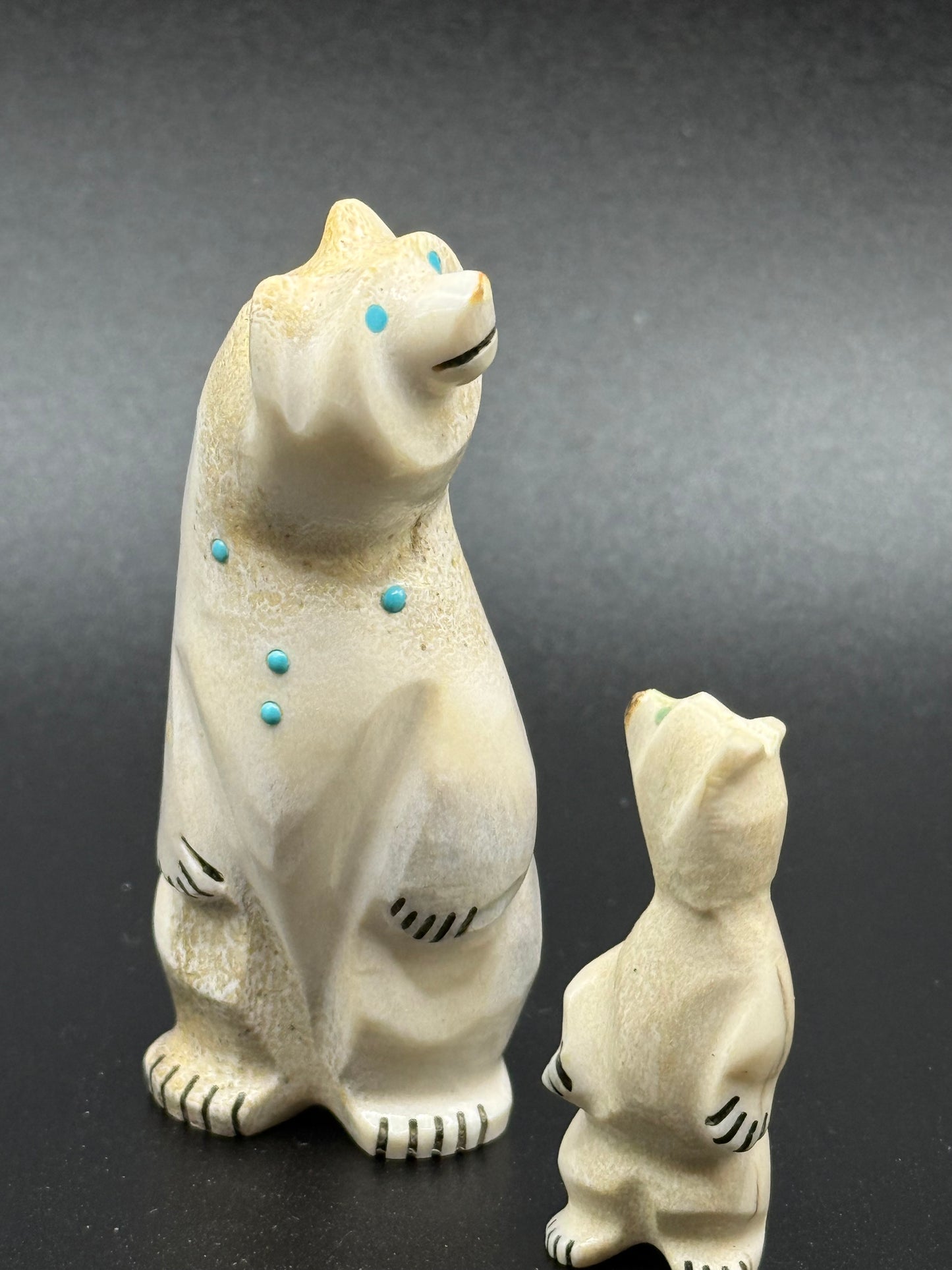 Bear Zuni Fetish Carvings- Claudia Peina