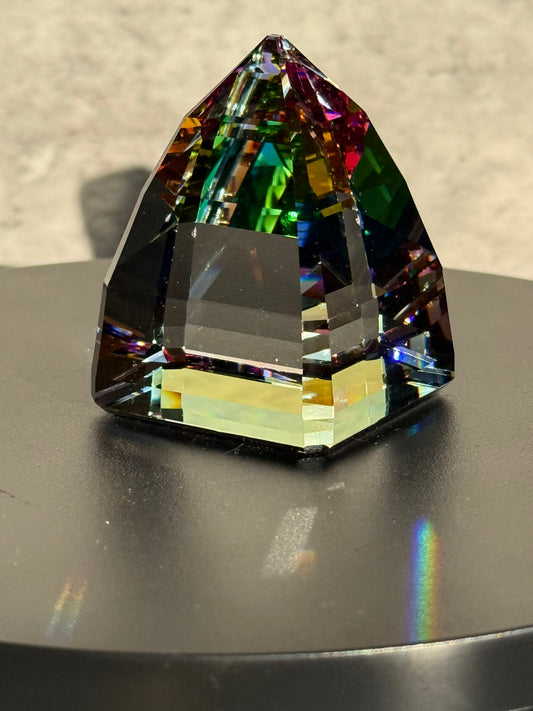 Vtg Swarovski Aurora Prism Pyramid Vitral Light Multifaceted Color Paperweight