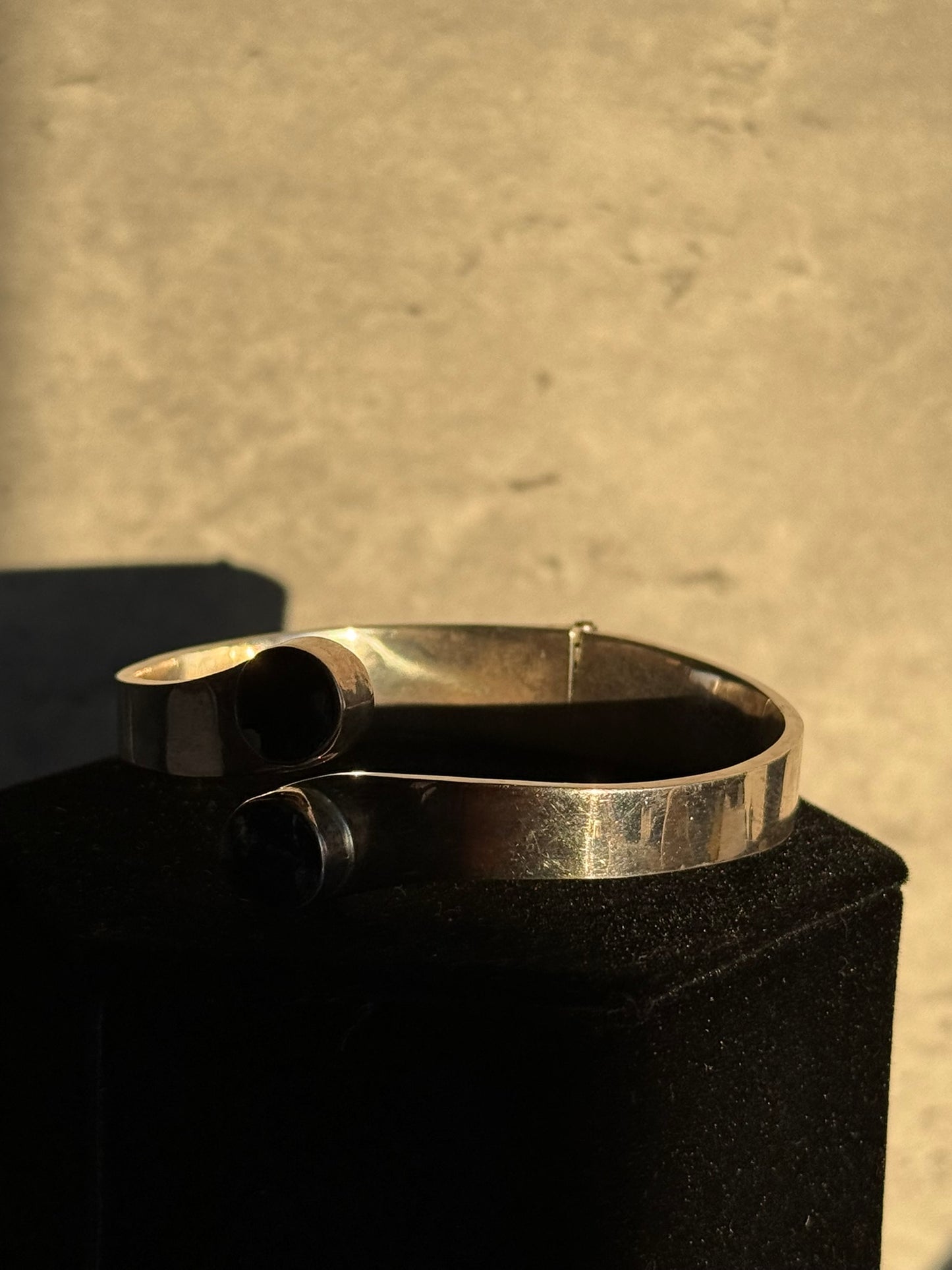 MEXICO 925 Sterling Silver  Vintage Black Onyx Bypass Cuff Bracelet