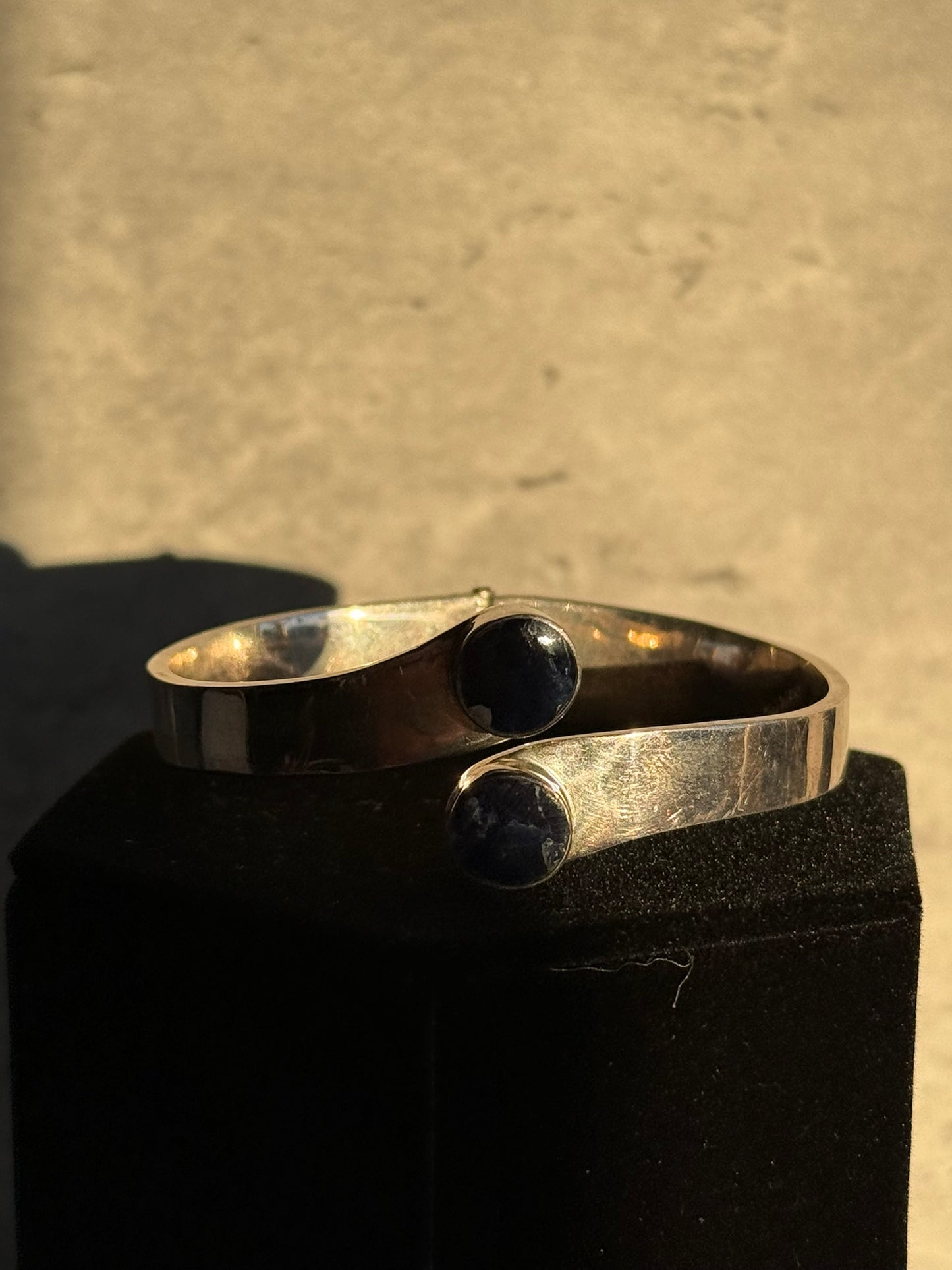 MEXICO 925 Sterling Silver  Vintage Black Onyx Bypass Cuff Bracelet