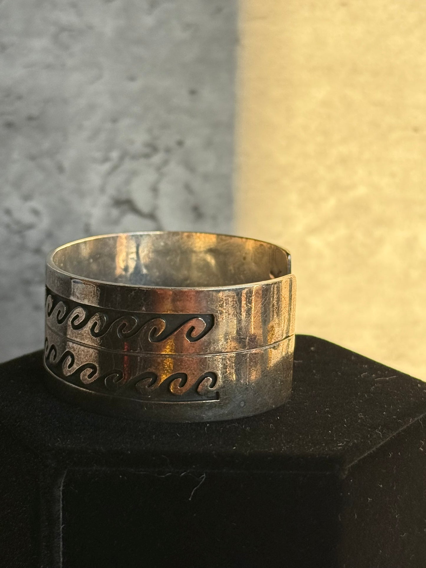 OPULENT VINTAGE HOPI NAVENMA **WATERWAVE** NATIVE AMERICAN JEWELRY SILVER GEOMETRIC BRACELET