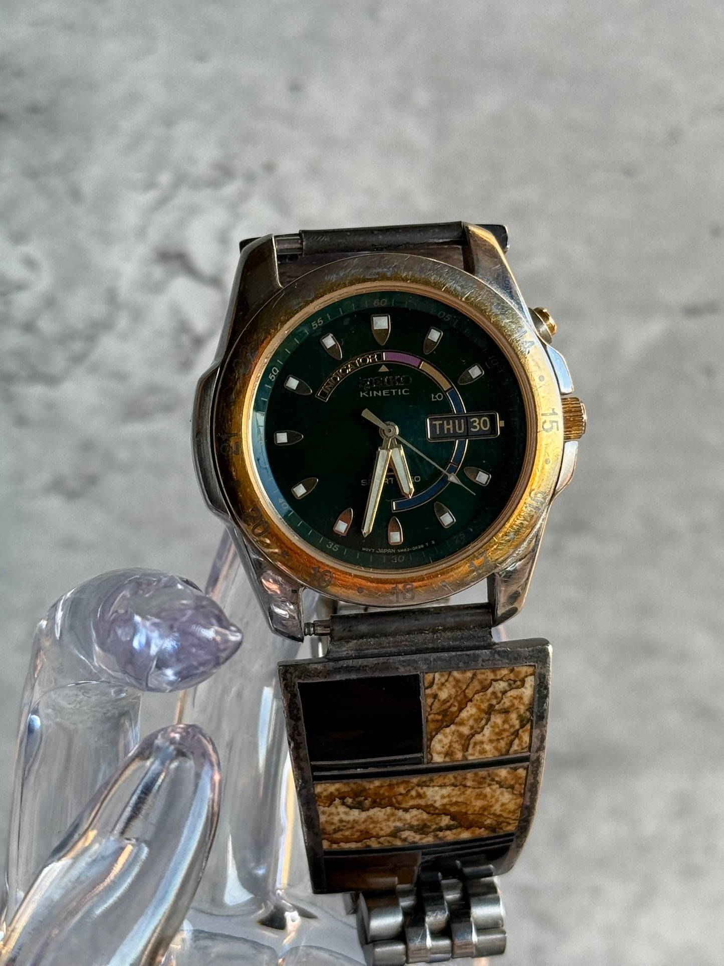 Seiko Kinetic Mens Watch Day Date Silver Gold Stainless Super Smiths Watch Band.