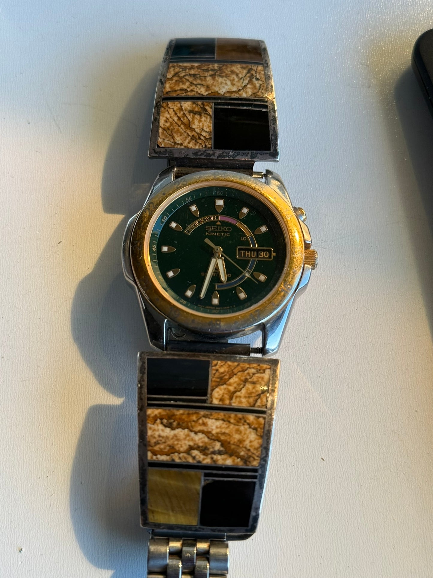 Seiko Kinetic Mens Watch Day Date Silver Gold Stainless Super Smiths Watch Band.